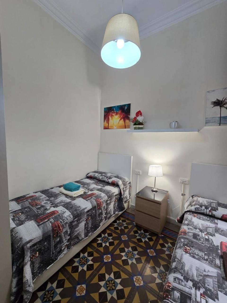 Rooms Rumila Барселона Экстерьер фото