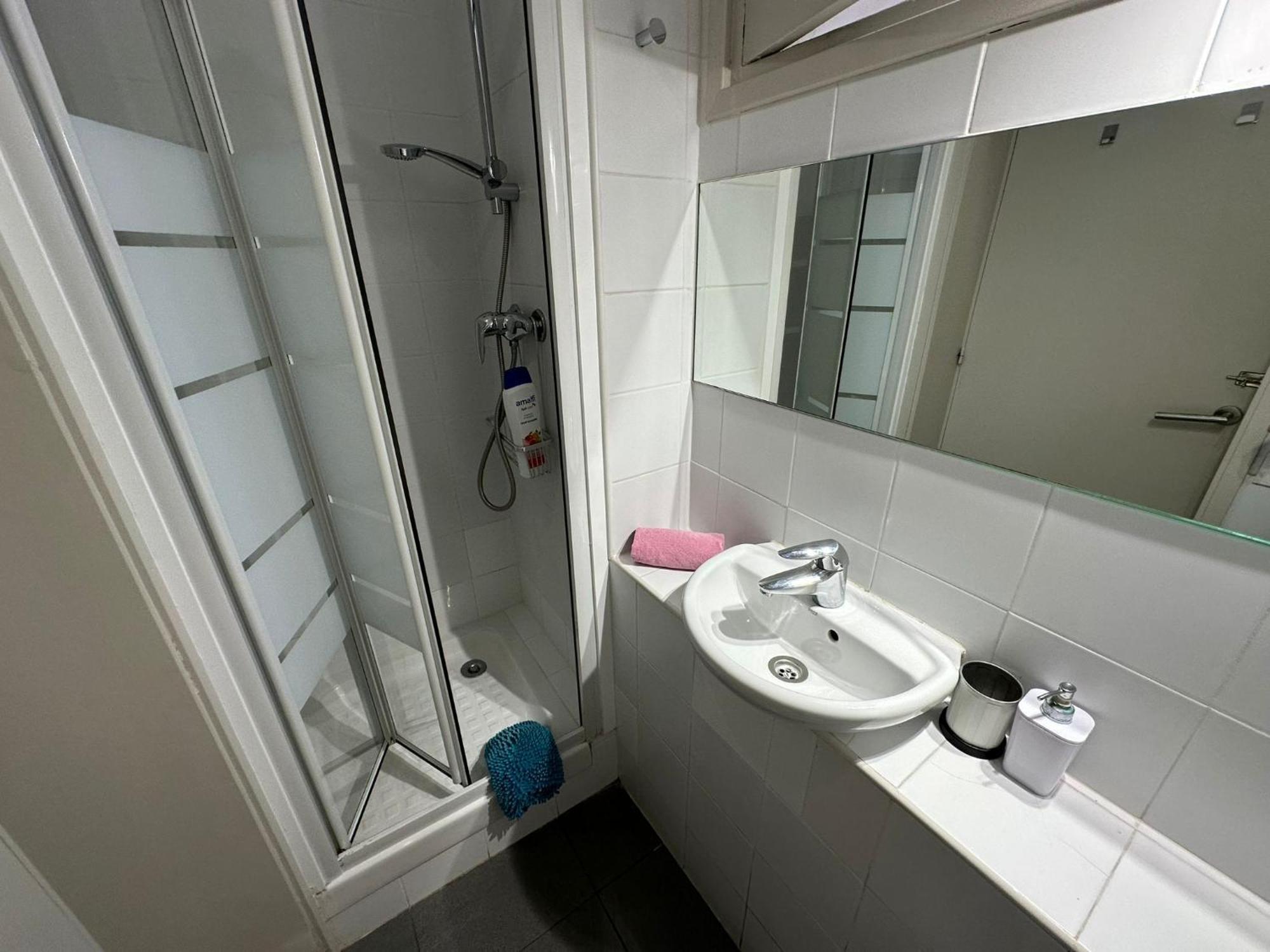 Rooms Rumila Барселона Экстерьер фото